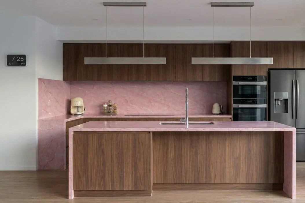 Cristallo Rose in kitchen